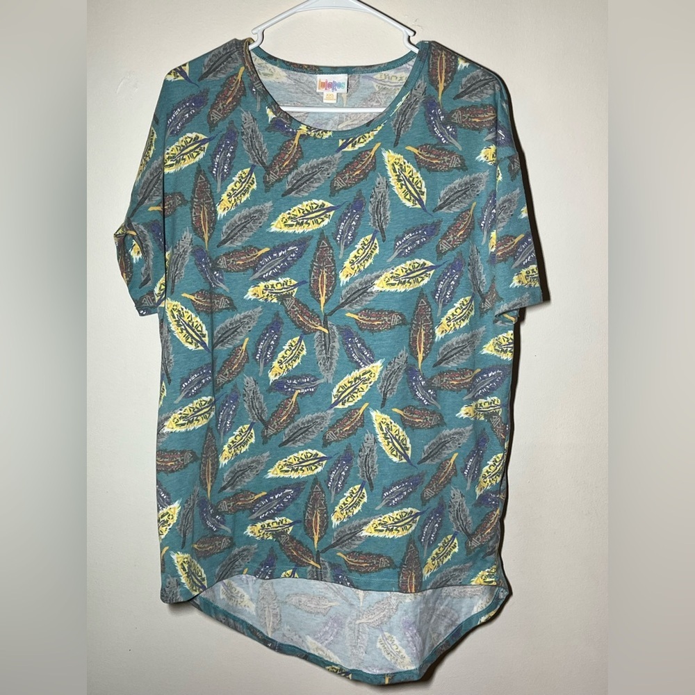 LuLaRoe Shirt Women XXS casual Feathers design Top